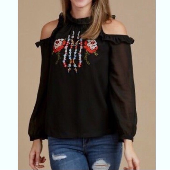 Altar'd State Tops - 📦S•O•L•D NWT ALTARD STATE Cold Shoulder Blouse
